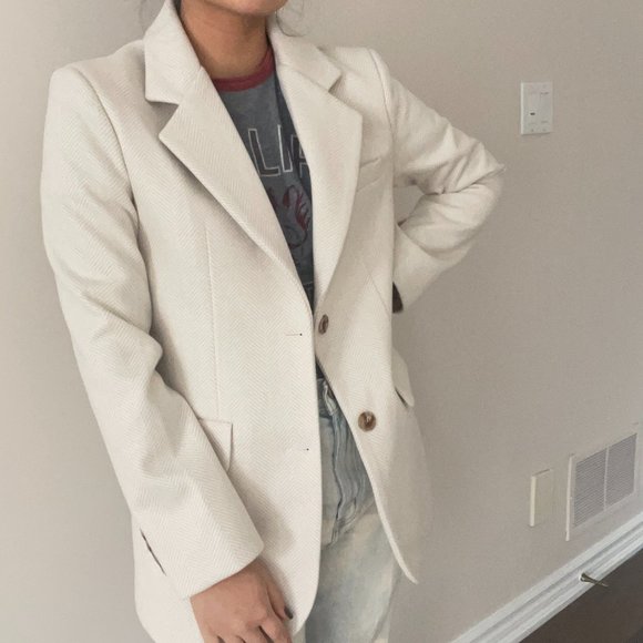 White and Cream Korean Blazer | ⭐️ HOST PICK ⭐️ - Picture 4 of 7